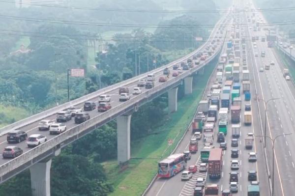 Libur Panjang Imlek dan Jelang Ramadan, Tol MBZ dan Jakarta-Cikampek Padat Merayap