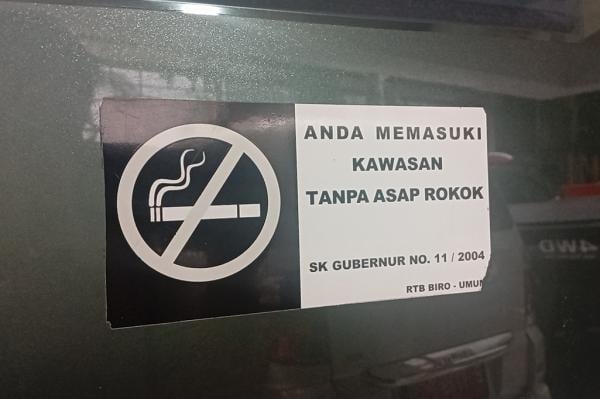 Pengamat Ingatkan Implementasi Perda Kawasan Tanpa Rokok Jakarta Tak Bebani Pedagang Kecil