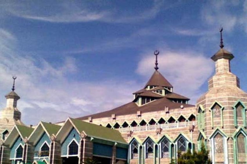 Jadwal Salat dan Imsakiyah Kota Makassar Hari Ini, 17 Ramadan 1447 H