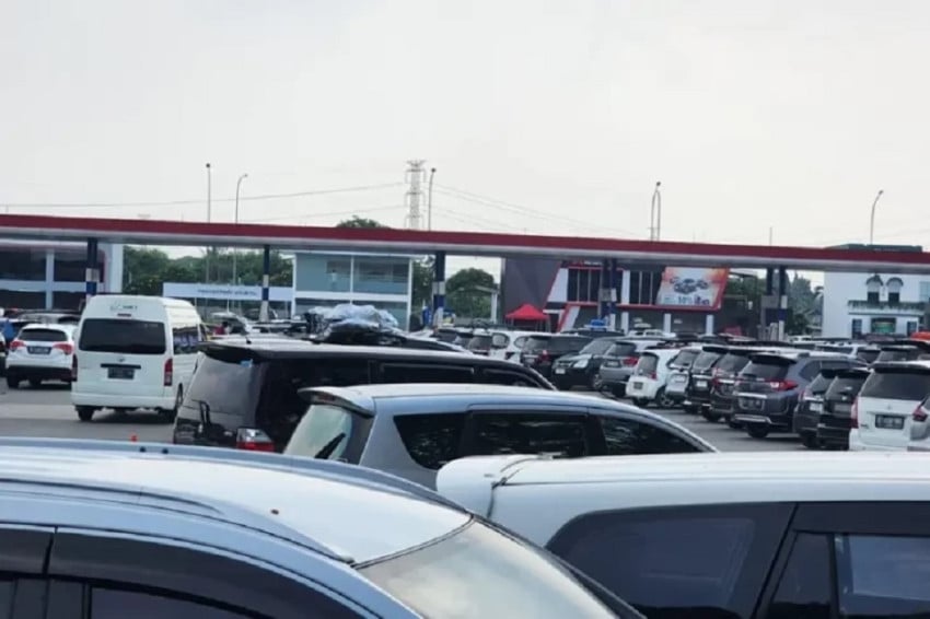 Rest Area KM 57 A Arah Cikampek Diberlakukan Buka Tutup Sementara