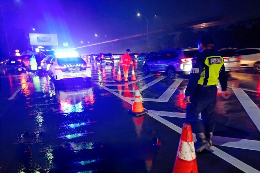 Tol Jagorawi Arah Jakarta Banjir saat Lebaran, Jasamarga: Akibat Penumpukan Sampah