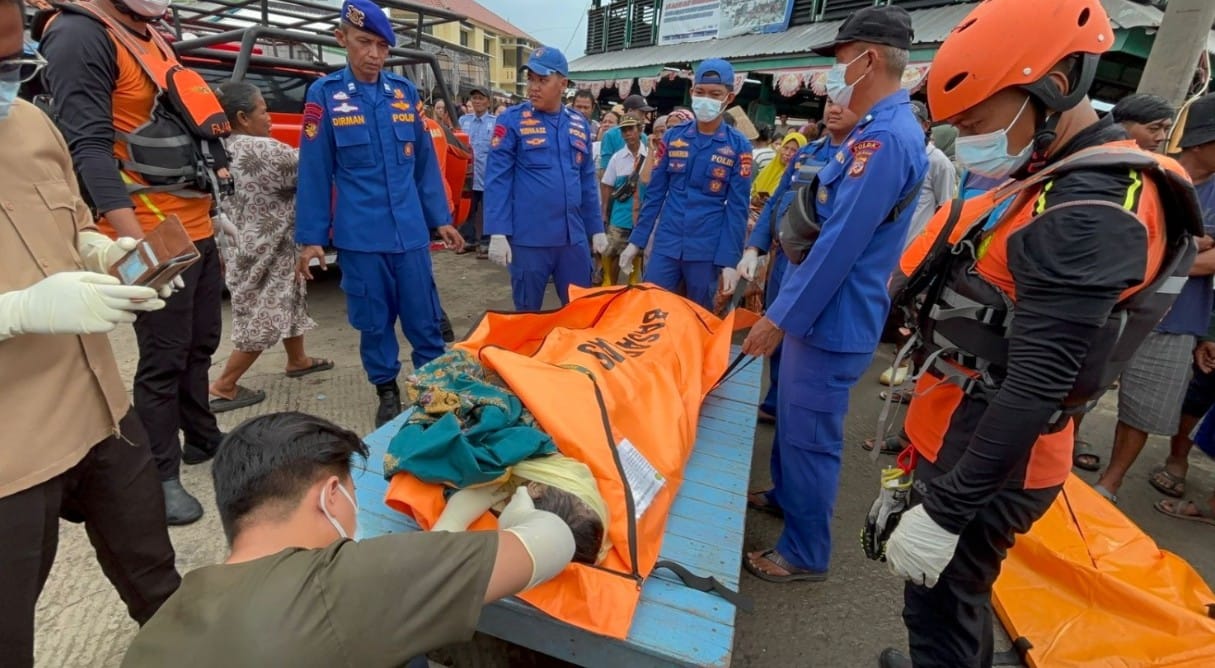 Operasi SAR Gabungan Berhasil Temukan Nelayan KM Jelita Jaya di Perairan Indramayu, Polri Imbau Waspada Cuaca Buruk
